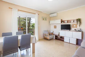 Apartment with garden & terrace | Garden view - Image 5