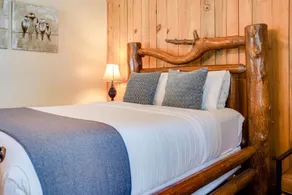 Affordable and Romantic Couples' Cabin Rental near Gifford Pinchot National Forest, Washington - Image 4