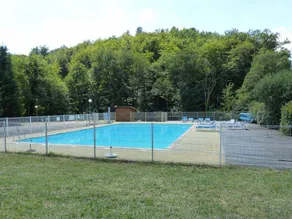 Nice chalet with terrace & heated pool - Image 2