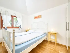 Holiday apartment with private pool & terrace - Image 2