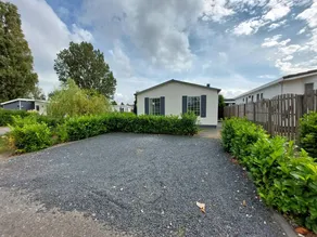 Holiday home with garden & terrace - Image 2