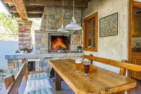 Charming studio with jacuzzi, garden & barbeque - Image 3