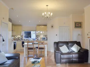 Cottage with garden | River view - Image 4