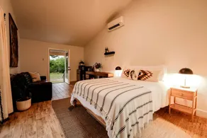 Gorgeous Tiny House with Fire Pit, Games and Barbecue in San Saba, Texas - Image 4