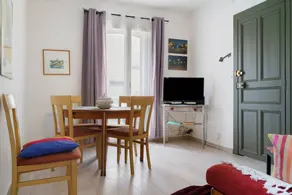 Apartment 'Maison Espinouse' with Mountain View, Private Garden and Wi-Fi - Image 2