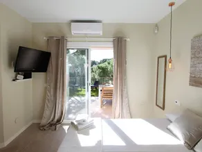 Apartment with terrace | Perfect for remote work - Image 3