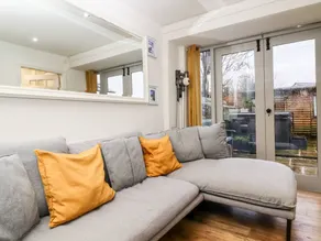 Fully equipped nice cottage with garden & jacuzzi - Image 4