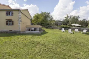 Casa vacacional con barbacoa, jardín y terraza - Image 3