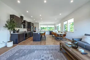 Holiday home with BBQ | Water view - Image 2