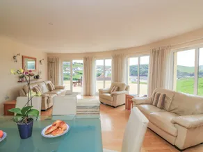 Family-oriented charming cottage with garden | Next to the beach - Image 3