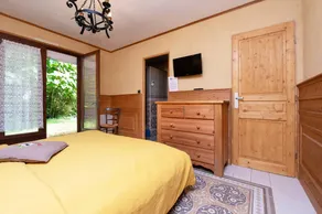 Family-oriented beautiful bed and breakfast with garden, BBQ & fast internet | Garden view | Suitable for remote work | Pet-friendly - Image 5
