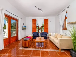 Lovely holiday home with BBQ, private pool & terrace | Pet-friendly - Image 4