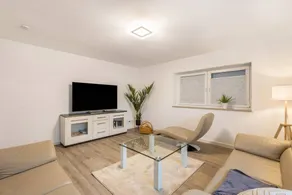 Holiday apartment with garden & barbecue | Garden view - Image 3