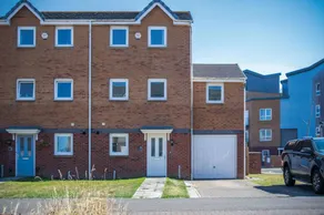 Family-oriented holiday home with fast internet, BBQ & garden | Beach view | Close to the beach - Image 4