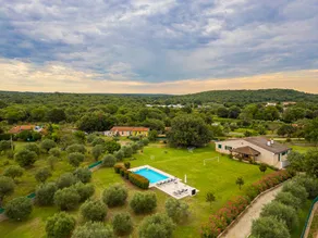 Beautiful villa with barbeque, terrace & pool | Pets are welcome - Image 2