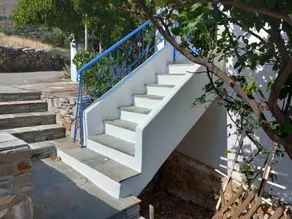 Flat with terrace - Image 2