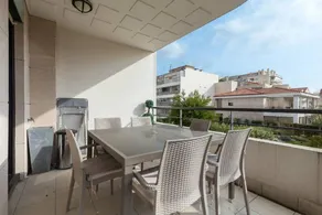 Apartment with terrace & garden | Garden view - Image 3