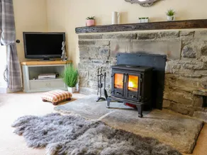 Family-friendly lovely cottage with garden - Image 4