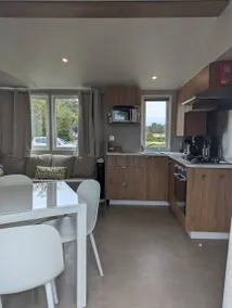 Chalet with pool, barbeque & terrace | Lake view - Image 3