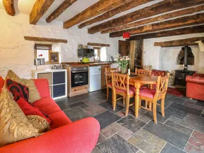 Children-friendly cottage with jacuzzi & garden | Dogs allowed - Image 4