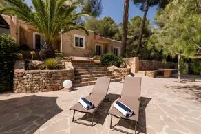 Villa with terrace, garden & pool | Garden view | Suitable for remote work - Image 3