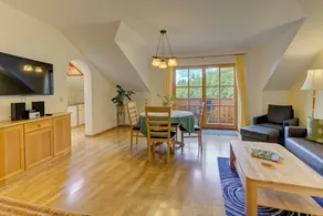 Flat with barbecue, garden & sauna | Garden view - Image 3