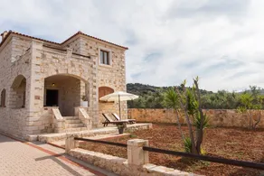 Flat with garden, barbeque & terrace | Garden view - Image 3