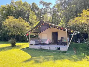 Campsite with terrace - Image 2