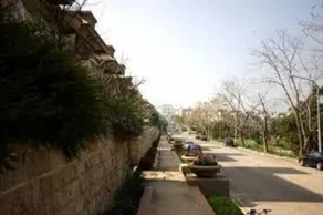 Dedicated room with garden - Image 5