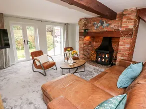 Fully equipped lovely cottage with garden & hot tub | Pets are welcome - Image 5