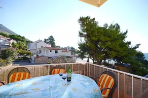 Holiday apartment with BBQ & terrace | Sea view - Image 3