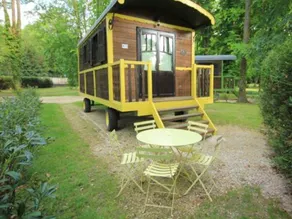 Location insolite avec piscine chauffée et terrasse - Image 5