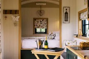 Shepherd's Hut- Hot Tub- Wellness Spa- Wood Burner - Image 3