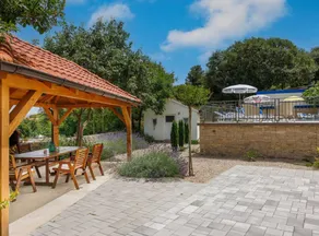 Wonderful holiday home with barbeque, pool & garden - Image 4