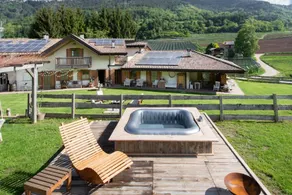 Agriturismo Berry House: Stanza Cuore. Stanza al pian terreno direttamente sul giardino con sauna finlandese privata. Adatta a famiglia. - Image 4