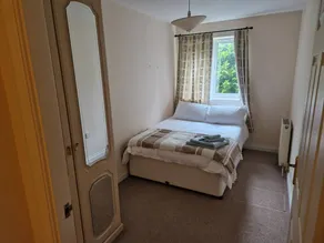 Apartment with garden - Image 2