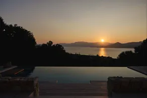 Villa avec jardin, terrasse et internet haut débit | Vue mer - Image 2