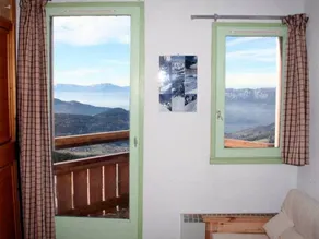 Apartment with pool | Mountain view - Image 4