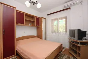 Flat with terrace - Image 4