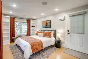 Charming Texas Farmhouse Stay with Modern Western Flair near NRS Ranch in Decatur, TX - Image 2