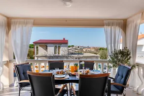 Holiday apartment with barbeque & terrace - Image 2