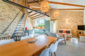 Maison avec jardin, piscine et terrasse | Vue jardin - Image 3