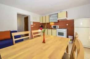 Holiday apartment with BBQ & terrace - Image 4