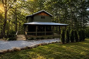 Fully Stocked Cabin Nestled Among the Trees in Tennessee - Image 5