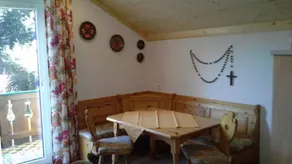 Family-friendly apartment with BBQ, terrace & garden - Image 3