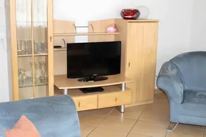 Child-friendly holiday apartment with BBQ, garden & terrace | Garden view - Image 2