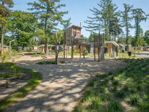 Merveilleux bungalow adapté aux familles avec piscine chauffée et terrasse - Image 4
