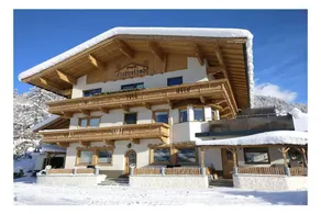 Holiday home with garden & terrace - Image 3