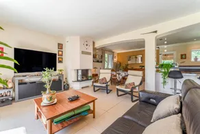 Fully equipped beautiful villa with garden, pool & BBQ | Mountain view | Pets allowed - Image 4