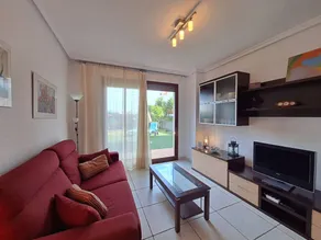 Wohnung mit Pool und Garten - Image 3